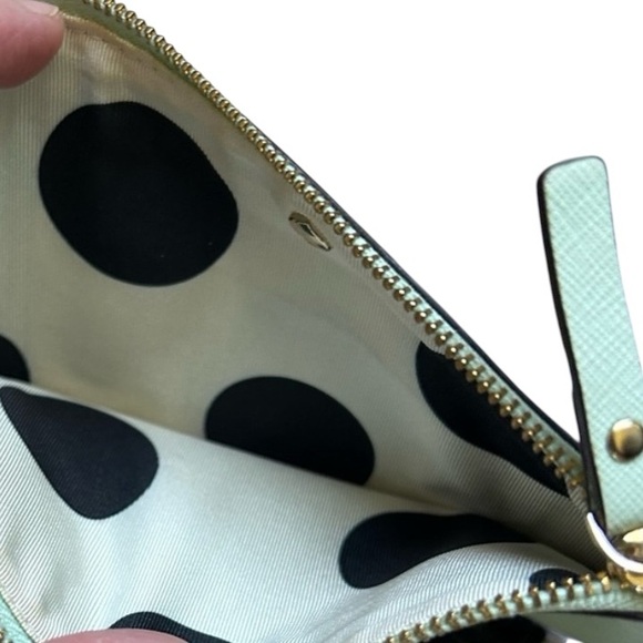 Kate Spade wristlet - Picture 2 of 2